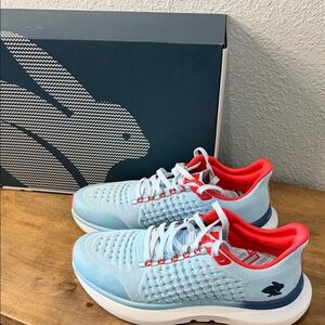 Rabbit Women’s Light Blue & Coral Athletic Sneakers size 9.5